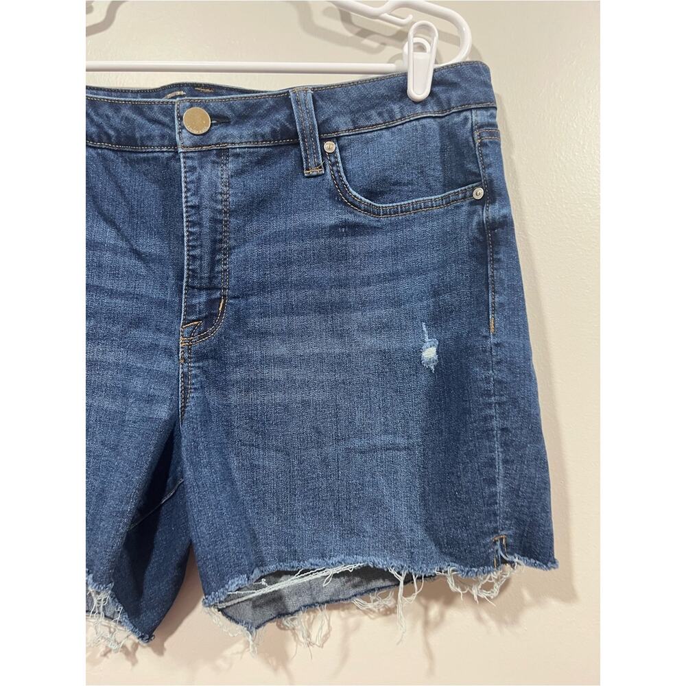 Seven7 Dark Blue Distressed Weekend Denim Shorts Size 16 - Picture 2 of 5